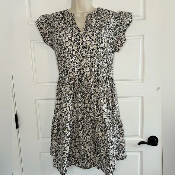 Time and Tru XXL (20) Ditsy Daisy Floral Mini Dress with Flutter Sleeves - Picture 4 of 16